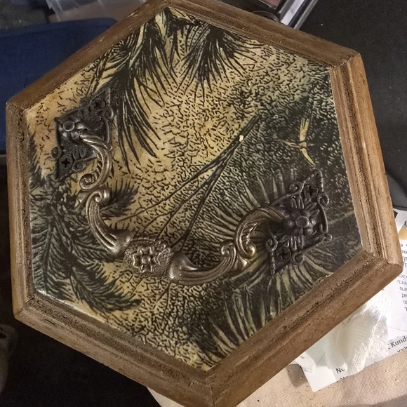 Vintage wooden trinket box - Picture 2 of 4